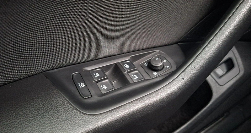 Volkswagen Arteon cena 76500 przebieg: 146593, rok produkcji 2019 z Swarzędz małe 326